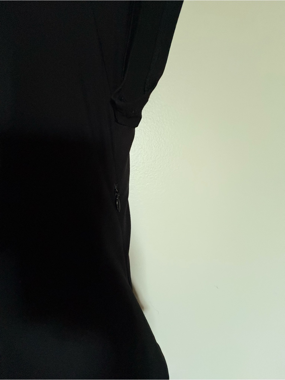 Michael Kors Classic Black V-Neck Women’s Dress size 6 - Picture 3 of 10